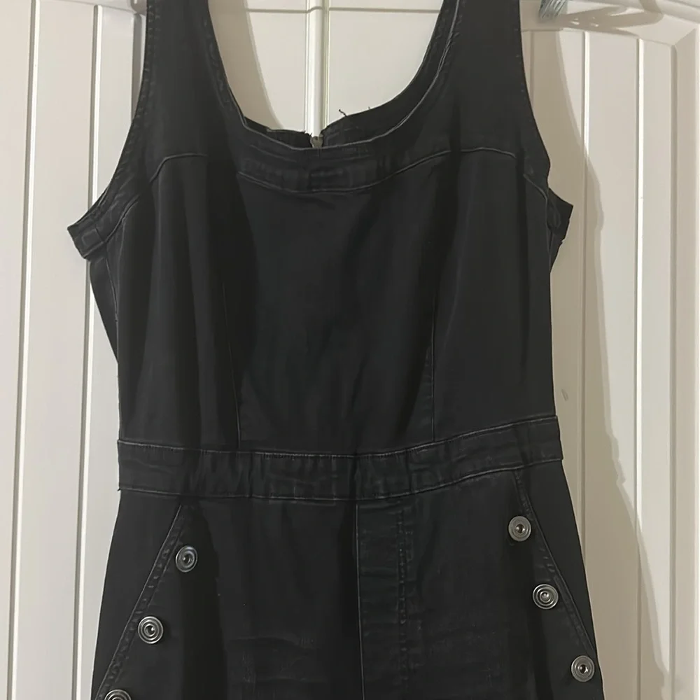 Fashion Nova Black Sleeveless Jumpsuit with Wide-Leg Design - Picture 7 of 7